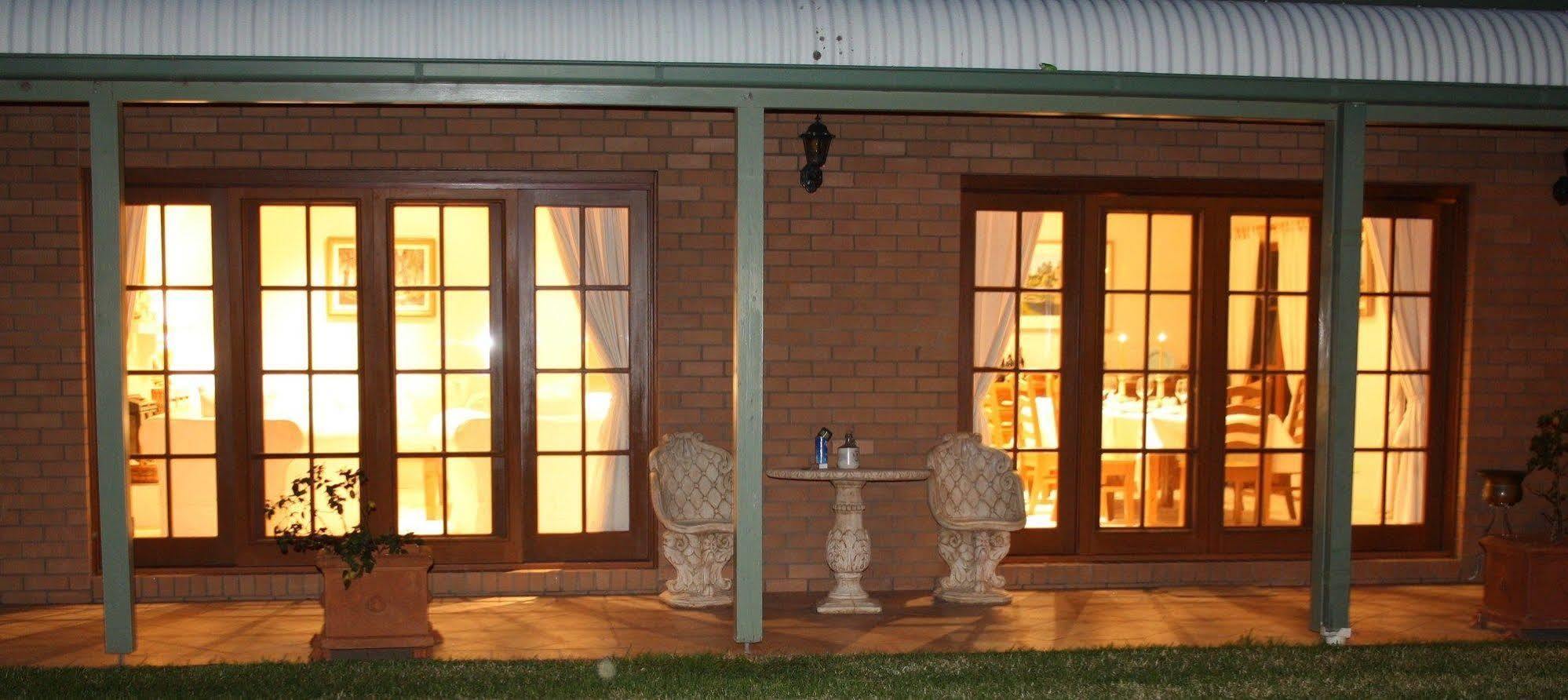 Strathearn Park Lodge Scone Exterior photo